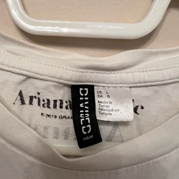 Ariana Grande Graphic Tee - Picture 2 of 3